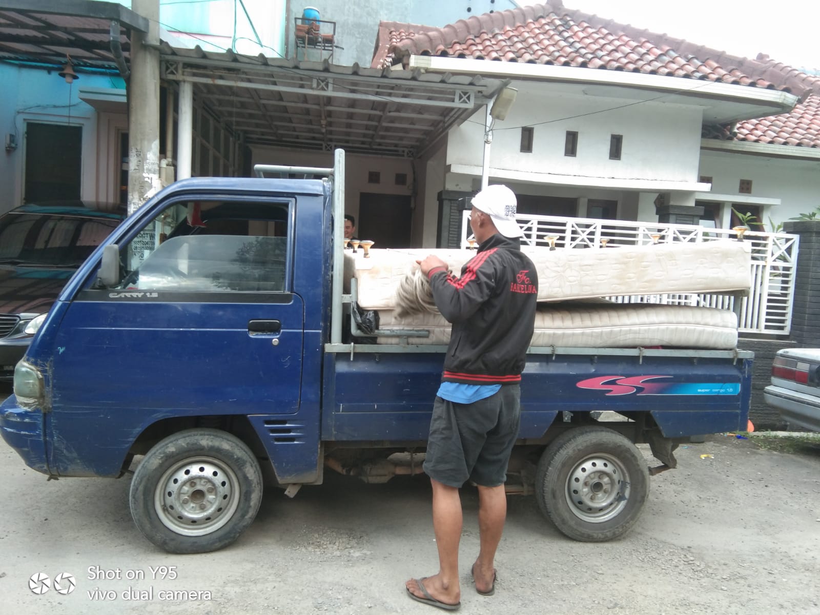 Pengangkutan barang bekas furnitur dari rumah di Soreang